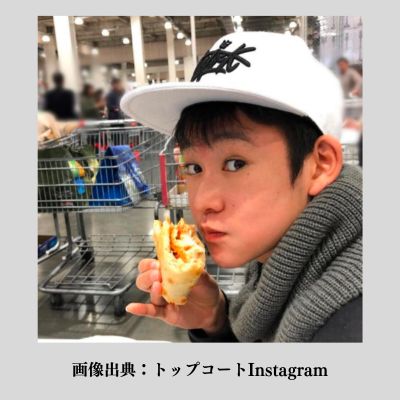 コストコで買い物後、お食事をする山時聡真さん