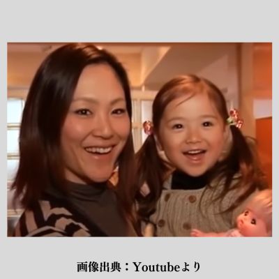 田牧そらさんのお母さんと4歳くらいのそらさん